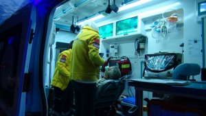 Evde çıkan yangında 3 kişi hastanelik oldu