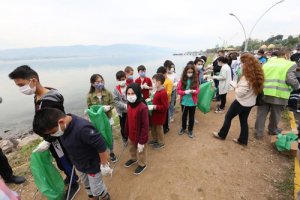 Derince’de Müsilaj Temizliği Başladı