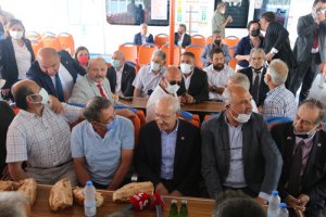 Kılıçdaroğlu, Hereke‘de esnaf ve vatandaşlarla bir araya geldi
