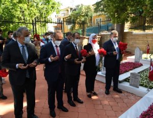 İzmit'in Kurtuluşunun 100. Yıl Dönümünde Şehitlerimiz Anıldı