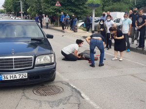 Otomobilin çarptığı kadın ağır yaralandı