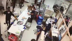 Alkollü şahıs acil servisi birbirine kattı