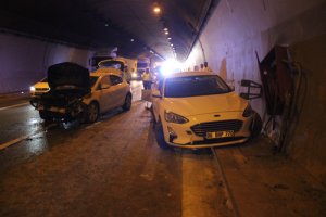  Yanan araçtan son anda kurtuldular