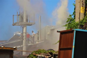 Kereste fabrikasında korkutan yangın