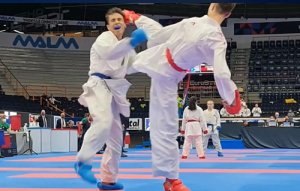 Halıcı kardeşler zirveyi seviyor...