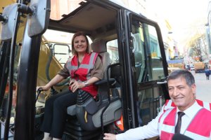 Fethiye Caddesi’nde ilk kazmayı  Hürriyet vurdu