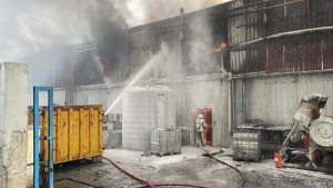 Kocaeli'nde büyük fabrika yangını