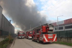 Yangın havadan da görüntülendi