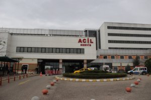 Üniversitenin otoparkında silahla vurulmuş halde bulundu