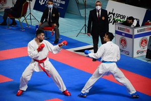 Türkiye Büyükler Karate Şampiyonası'nda müsabakalar başladı
