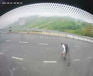 'Türk bayrağımızı hiçbir zaman yerde bırakmadık, bırakmayacağız'