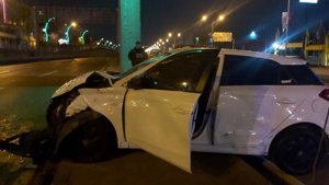 D-100'de üç araç birbirine girdi