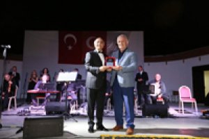 Derince Sahilinde Konser Coşkusu