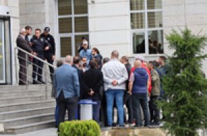  Canice katledilen Ayşegül'ün duruşması savaş alanına döndü