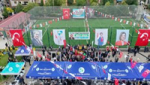 Meral Akşener, İzmit'te abisi Nihat Gürer adına yapılan spor tesisinin açılışına katıldı