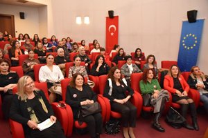 Kadınlar haklarını konuştu