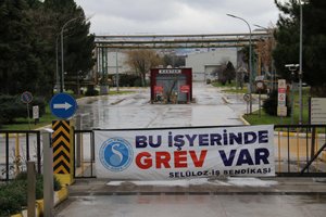  Kartonsan grevinde : İnançla, Direnişle  