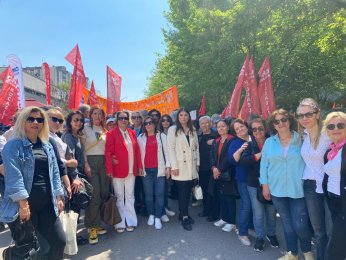 İzmit'te 1 Mayıs coşkusu