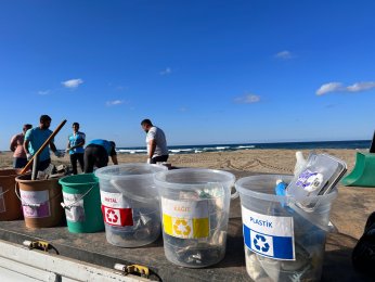 Sahillerden 315 kg ve 1642 parça atık toplandı