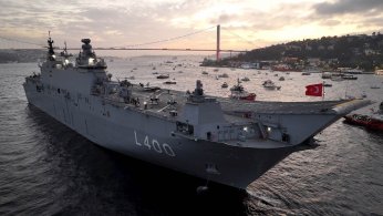 Türk Donanması  İstanbul Boğazı'nda Cumhuriyet'in güneşini böyle selamladı