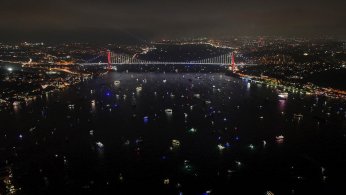 Türk Donanması  İstanbul Boğazı'nda Cumhuriyet'in güneşini böyle selamladı