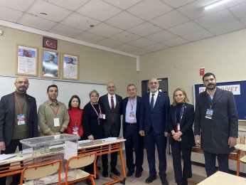 CHP İzmit Belediye Başkan adayı için sandık kurdu