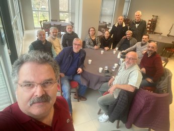 Eski tüfekler bir araya gelmeye devam ediyor