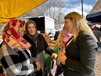 Mahallenin kızı Merttürk'e sevgi seli