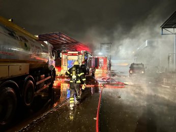 İş yerleri alevlere teslim oldu 1 kişi hayatını kaybetti