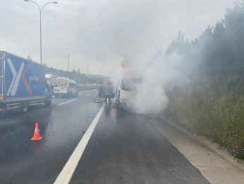  TEM'de minibüs alevlere teslim oldu