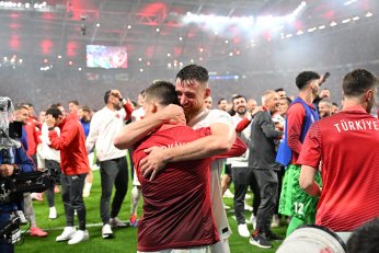 Türk'e Durmak Yaraşmaz! Çeyrek Finaldeyiz!