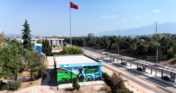 GRİ DUVARLAR RENKLİ SANAT ESERLERİNE DÖNÜŞÜYOR