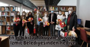 En çok kitap okuyan 5 kişiye, İzmit Belediyesinden hediye