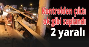 Kontrolden çıkan otomobil bariyerlere ok gibi saplandı