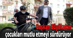 Başkan Büyükakın,çocukları mutlu etmeyi sürdürüyor
