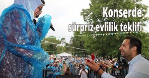 Konserde sürpriz evlilik teklifi 