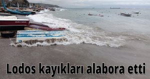 Lodos kayıkları alabora etti