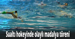 Sualtı hokeyinde olaylı madalya töreni
