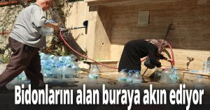 Bu su için kuyruğa giriyorlar