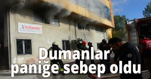  Depodaki plastik malzemeler yandı, dumanlar paniğe sebep oldu