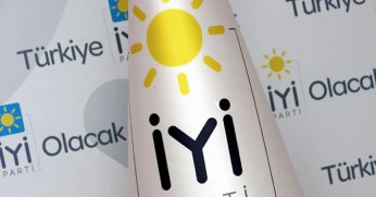 Eski Devlet Bakanı, İYİ Parti'den istifa etti