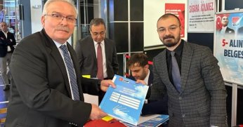 İsmet İşeri aday adaylık başvurusunu yaptı