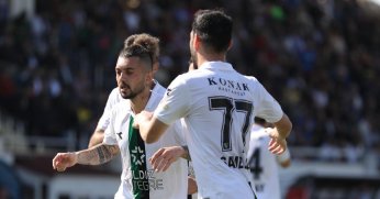 Yedek bırakıldı, oyuna girdi 3 puanlık gölü attı