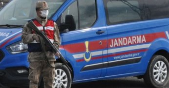 Tır dorsesinde 75 düzensiz göçmen yakalandı