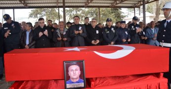 Biri polis iki kişi öldü