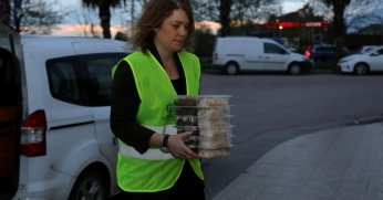 Büyükşehir’den minibüsçülere sıcak iftarlık