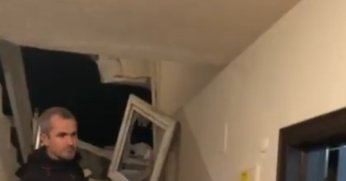 Yuvam Akarca'da istinad duvarı binaya doğru çöktü