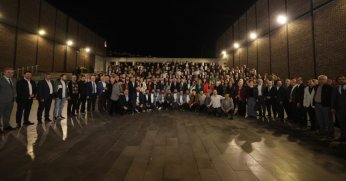 Erzurumluların iftar programına yoğun katılım