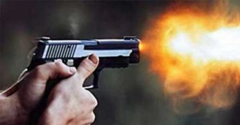 Emekli polis, eşi ile 2 çocuğunu vurdu