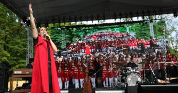 Kıraç ve 100. Yıl Korosu, bayrama coşku kattı